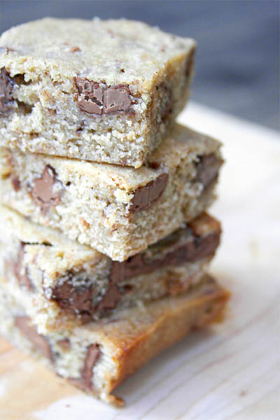 Chocolate Bar Cookie Bars | www.gottagetbaked.com